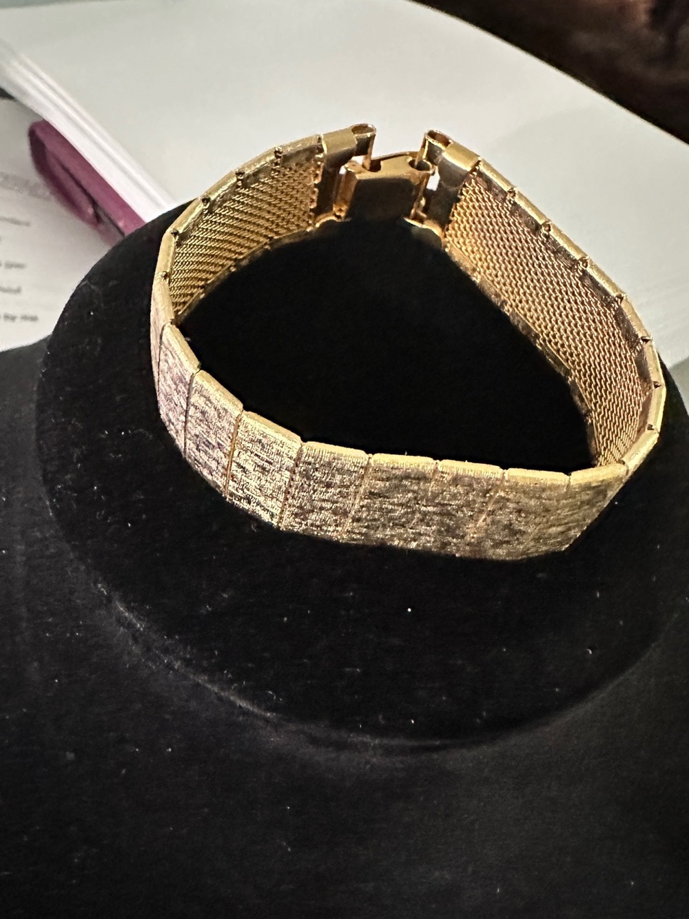 Vintage Gold Tone Wide Panel Bracelet Dual Texture Linen & Mesh 7.25"